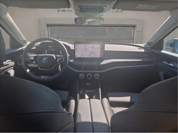 Skoda Superb Combi 2.0 TDI L&K Sportp. ACC Navi