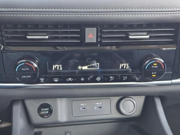 Nissan X-Trail Acenta 1.5 VC-T e-POWER 4x4  inkl. Navi & 7 Sitze