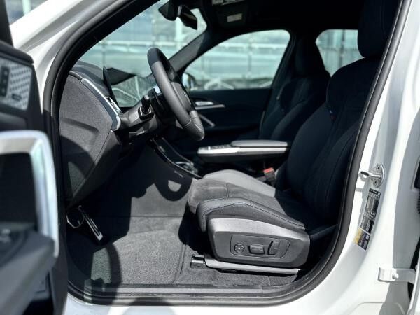 BMW iX1 eDrive20 M Sportpaket Head-Up HK HiFi DAB