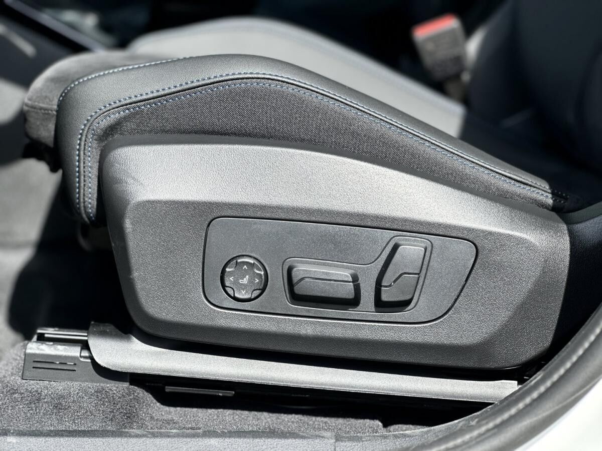 BMW iX1 eDrive20 M Sportpaket Head-Up HK HiFi DAB