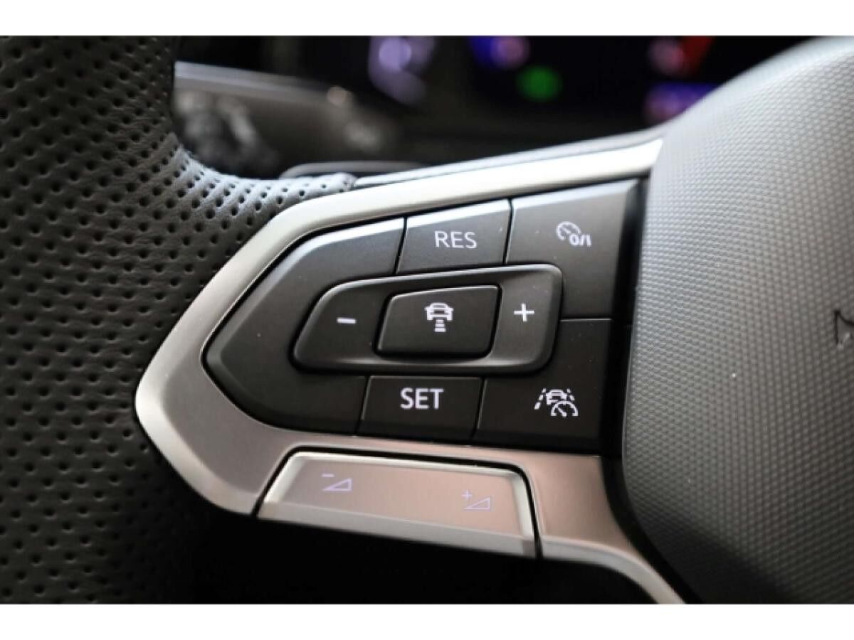 Volkswagen T-Roc R-Line 2.0 TSI 4Motion Black Style AHK 8-fach *SOFORT VERFÜGBAR*