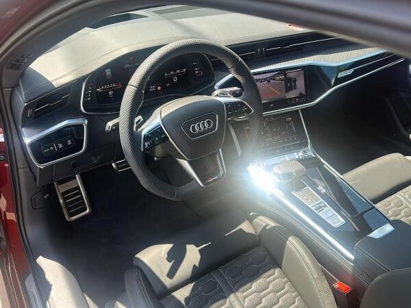 Audi RS6 Avant performance AHK+SPORTABGAS+KERAMIK+PANO+HUD+360°+MATRIX+STDHZ