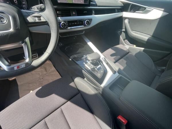 Audi A4 Av. 35 TFSI S line LED Navi Kamera Teilleder