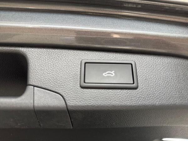 Volkswagen Passat Variant R-Line 2,0 TDI DSG*4 M*Nav*StHz*AHK*HuD*DCC*