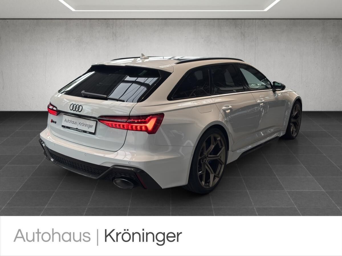 Audi RS6 Avant 4.0 TFSI quattro performance B&O HUD