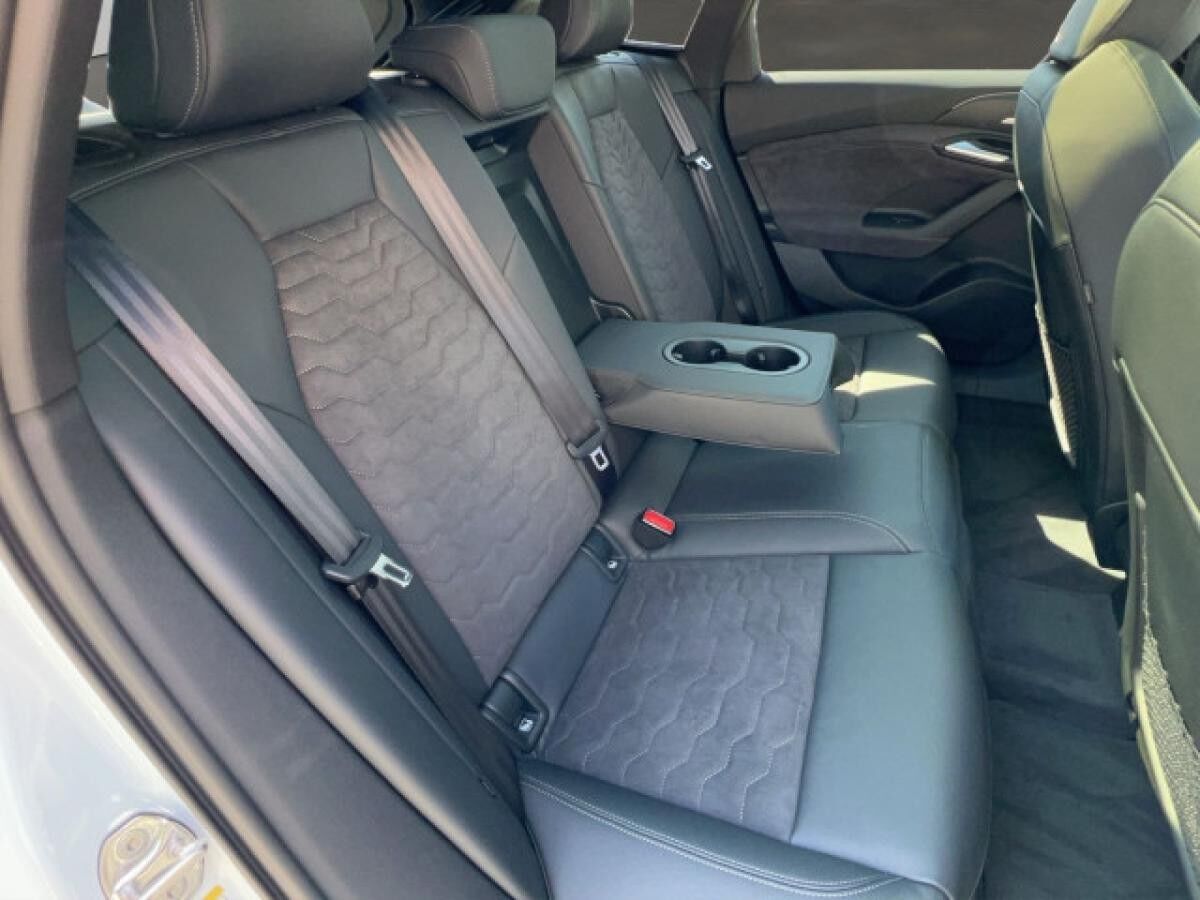 Audi A6 e-tron Avant performance 270 kW+TECH PRO+PANO+S LINE