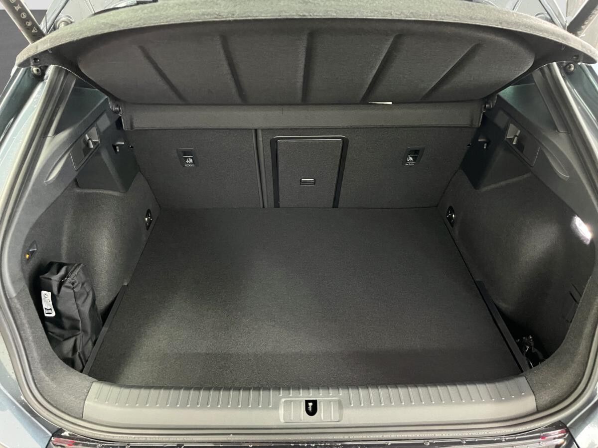 Cupra Formentor 1.5 e-HYBRID 272PS VZ DSG AHK MATRIX SENNHEISER