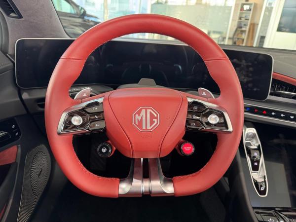 MG Cyberster X-Power - der futuristische Elektro-Sportwagen für die Straße von morgen