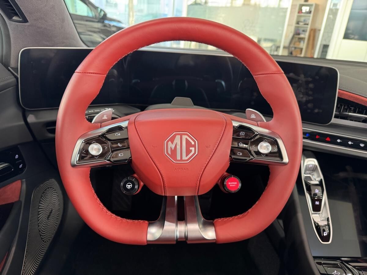 MG Cyberster X-Power - der futuristische Elektro-Sportwagen für die Straße von morgen