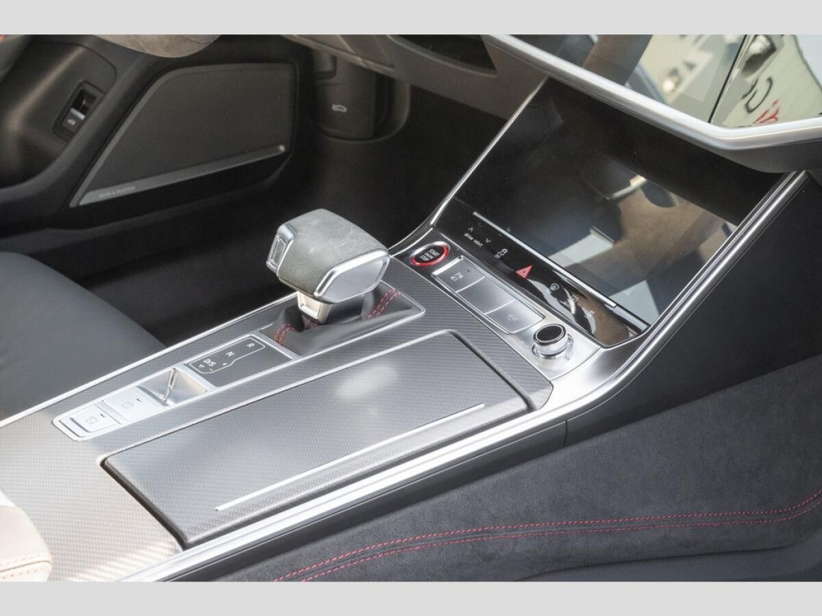 Audi RS6 Avant 4.0 TFSI quattro Audi RS6 Avant 4.0 TFSI quattro