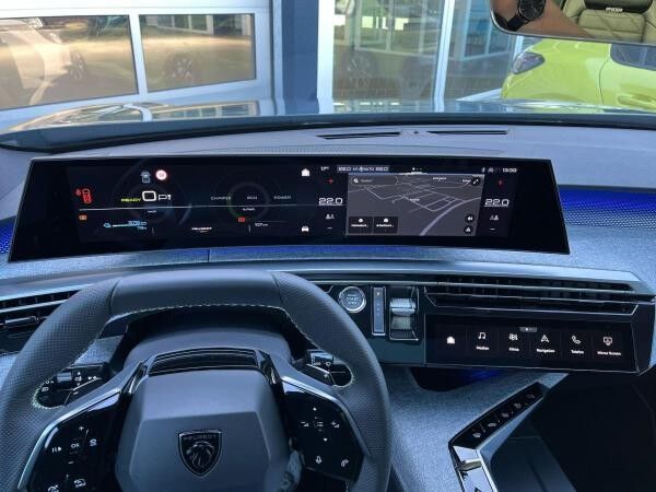 Peugeot 5008 E GT Elektro 210 73kWh *SOFORT*VOLL*