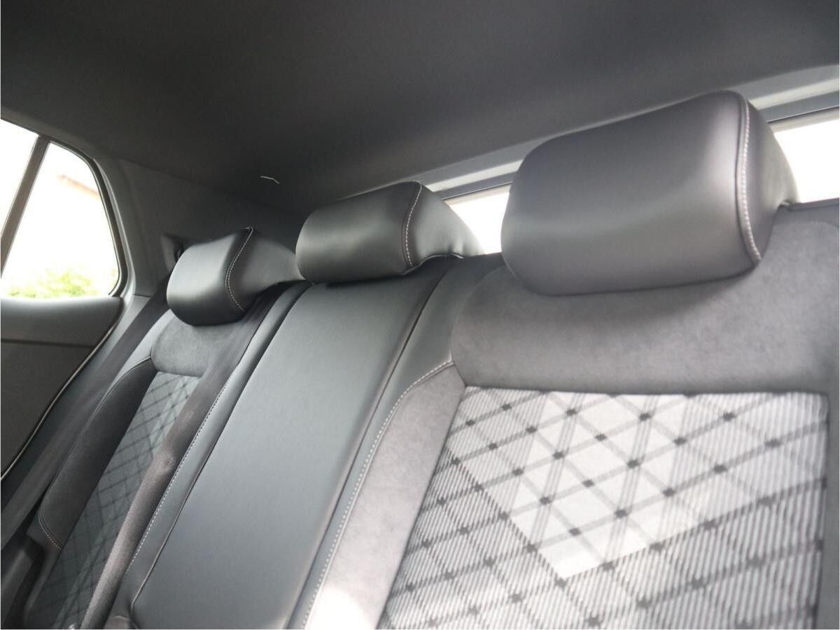 Volkswagen T-Cross R-Line 1.5 TSI ACT OPF (150 PS) DSG*AHK*RFK*BLACKSTYLE*NAVI*