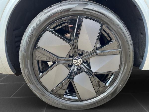 Volkswagen Touareg R-Line / 286PS / AHK / 22“