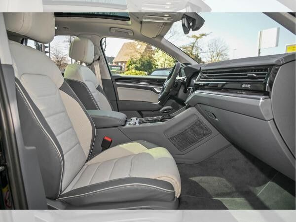 Volkswagen Touareg R-Line 3.0 TDI 286 PS 4Motion //SOFORT VERF.// Navi, Leder, HUD, Standheizung usw.