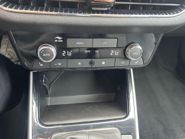 Skoda Fabia 1.0 TSI Selection+Lenkradh+Climatronic