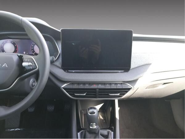 Skoda Octavia Tour 1,5 TSI 6-Gang-Schaltgetriebe *HEADUP*KAMERA*