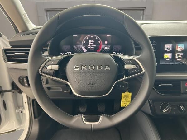 Skoda Kamiq Essence SOFORT VERFÜGBAR SHZ LED W-Paket PDC SpurH