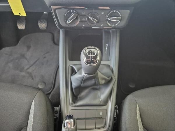 Skoda Kamiq Essence SOFORT VERFÜGBAR SHZ LED W-Paket PDC SpurH