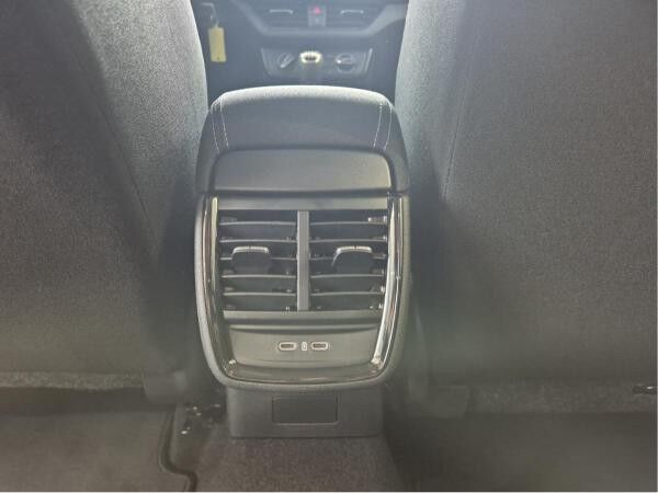 Skoda Kamiq Essence SOFORT VERFÜGBAR SHZ LED W-Paket PDC SpurH