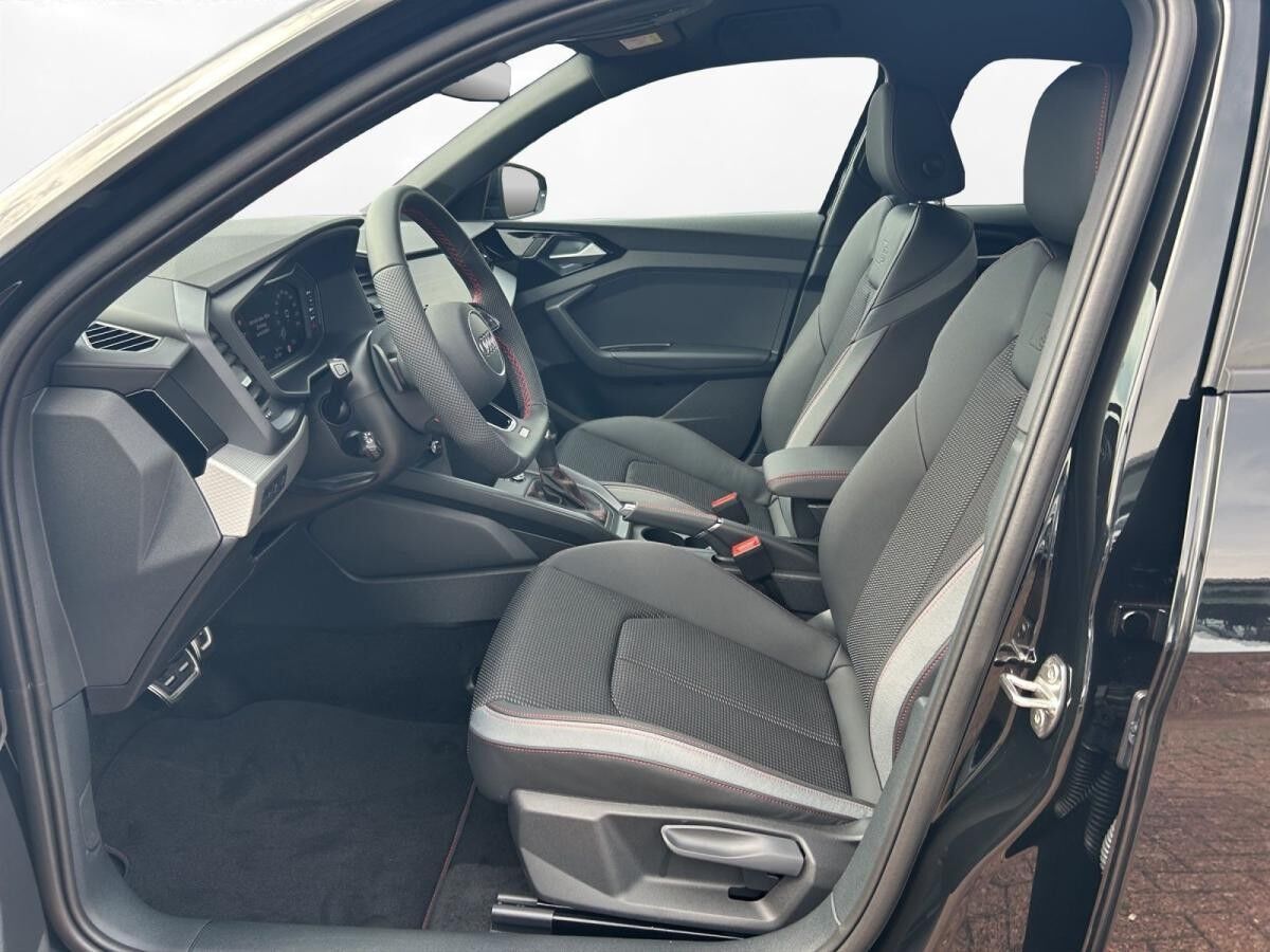Audi A1 Sportback 30 TFSI S-LINE+LED+DCC+CARPLAY