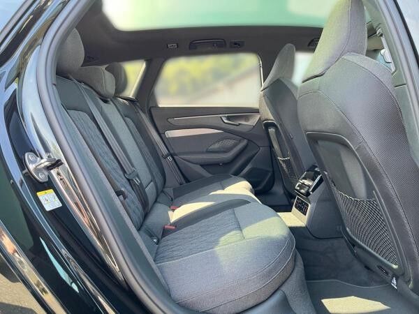 Audi A6 Avant TDI quattro S-tronic | TechPro,Pano,B&O