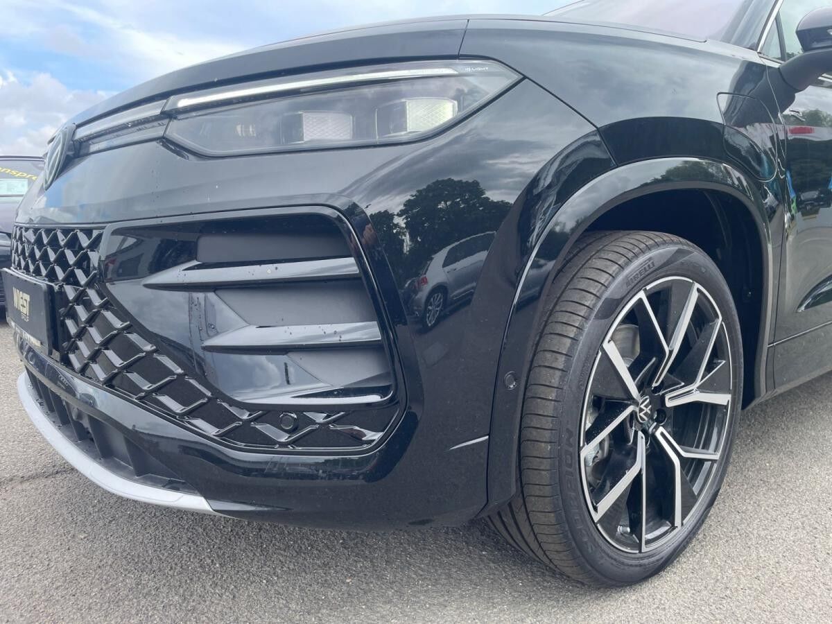 Volkswagen Tayron R-Line 1.5 eHybrid OPF DSG *AHK*IQ.Light*Navi*el. Heckklappe*Sound* !! sofort verfügbar !!