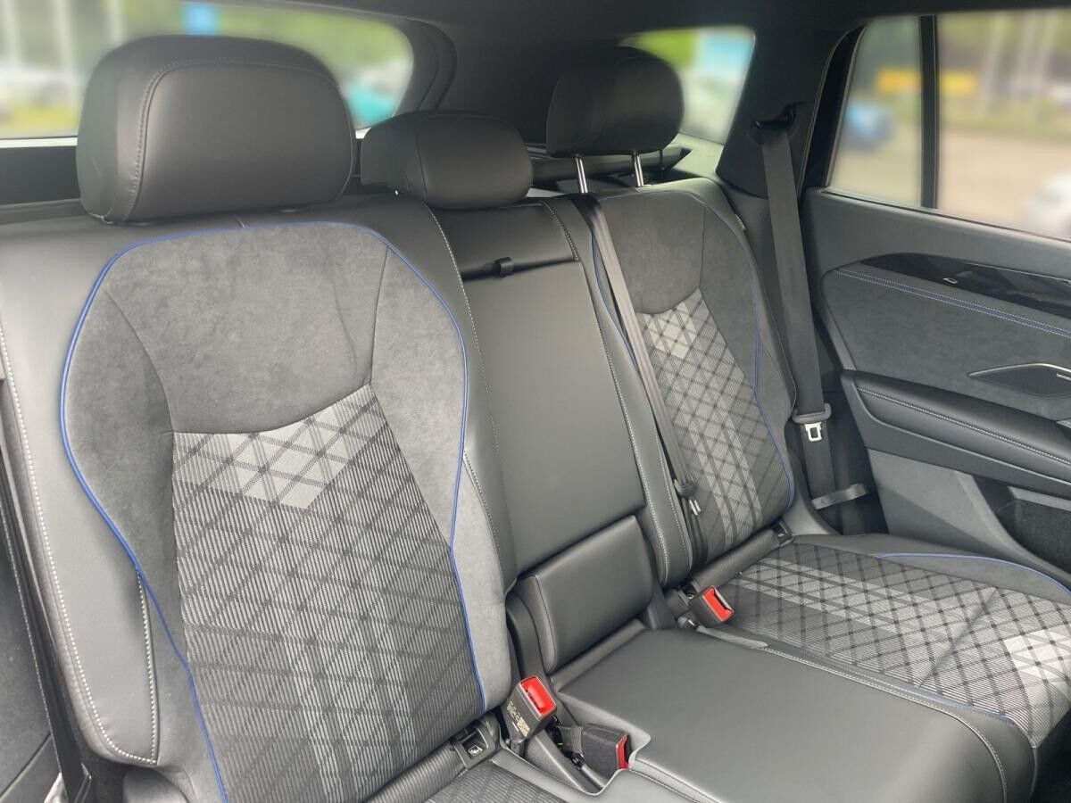 Volkswagen Tayron R-Line 1.5 eHybrid OPF DSG *AHK*IQ.Light*Navi*el. Heckklappe*Sound* !! sofort verfügbar !!