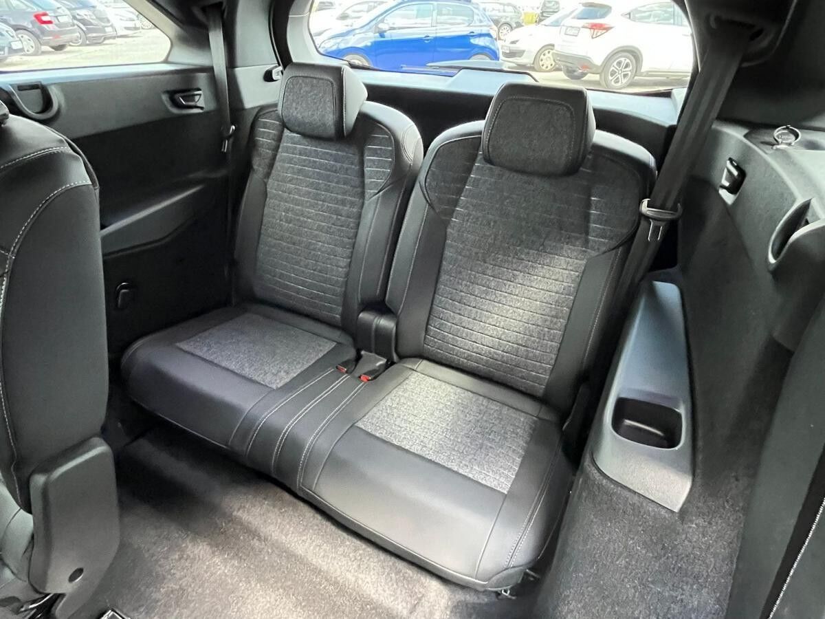 Peugeot 5008 Allure HYBRID 145 e-DSC6 7-SITZER !SOFORT!