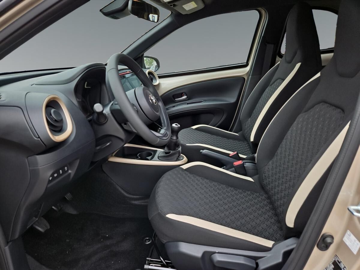 Toyota Aygo AYGO X Teamplayer VERSCHIEDENE FARBEN SOFORT!