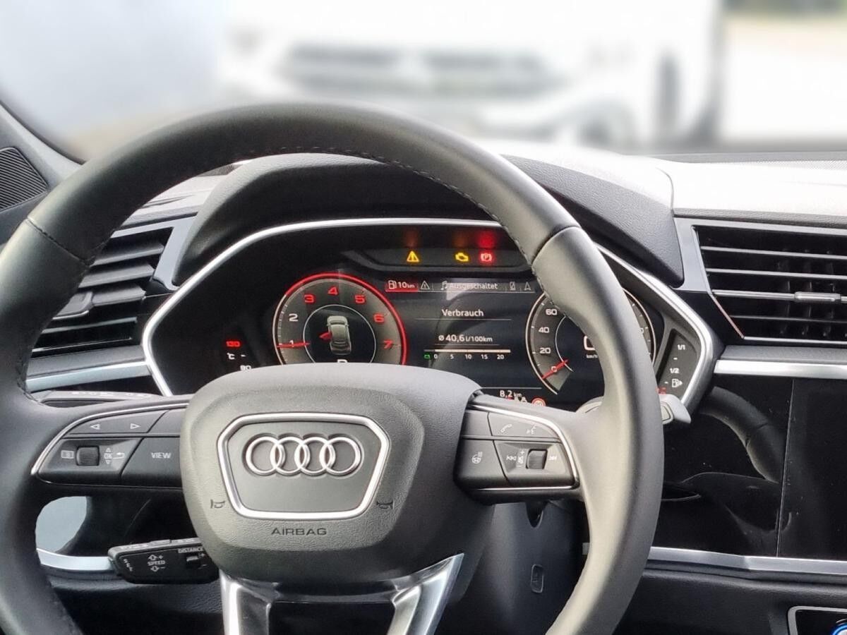 Audi Q3 Sportback 35 TFSI LED Scheinw. Rückf.kamera MMI Navi plus Sportsitze Sitzheizung