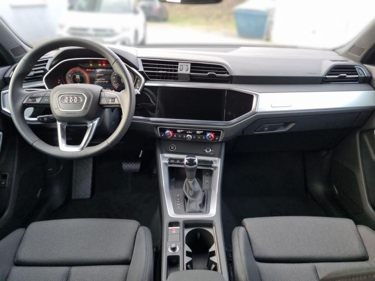 Audi Q3 Sportback 35 TFSI LED Scheinw. Rückf.kamera MMI Navi plus Sportsitze Sitzheizung