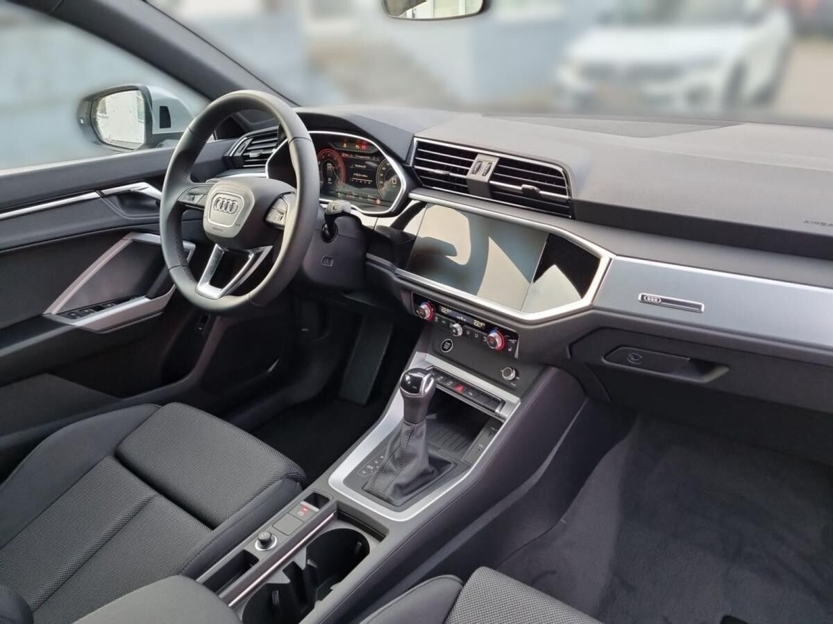 Audi Q3 Sportback 35 TFSI LED Scheinw. Rückf.kamera MMI Navi plus Sportsitze Sitzheizung