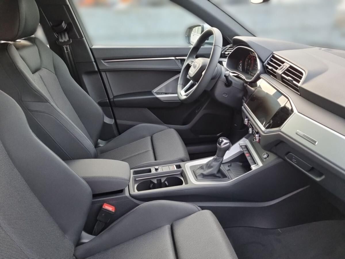 Audi Q3 Sportback 35 TFSI LED Scheinw. Rückf.kamera MMI Navi plus Sportsitze Sitzheizung