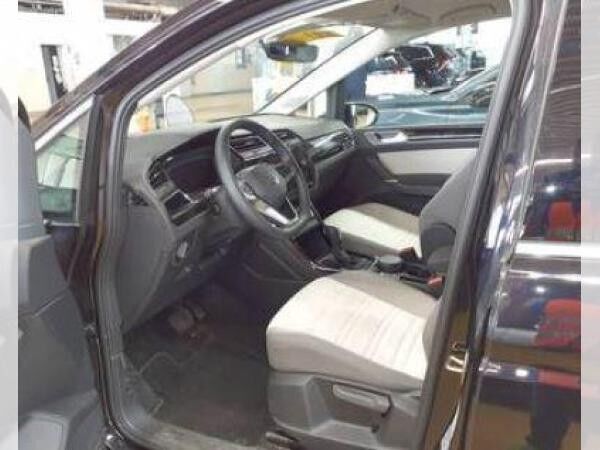Volkswagen Touran Highline 2.0 TDI DSG Navi AHK Kamera LED