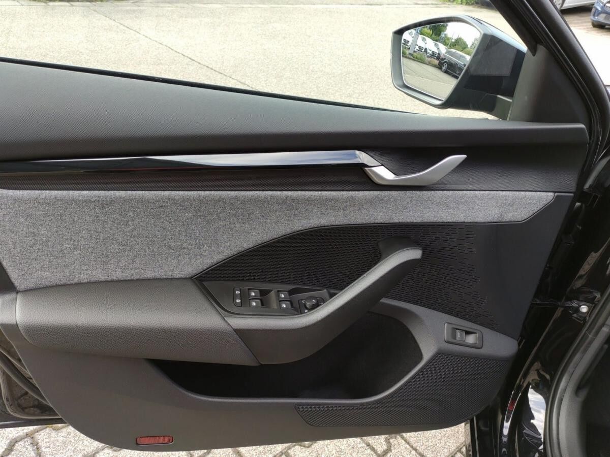 Skoda Octavia Combi Tour 2.0 TDI DSG AHK ACC RFK DAB