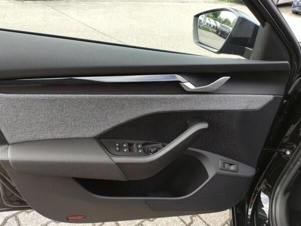 Skoda Octavia Combi Tour 2.0 TDI DSG AHK ACC RFK DAB