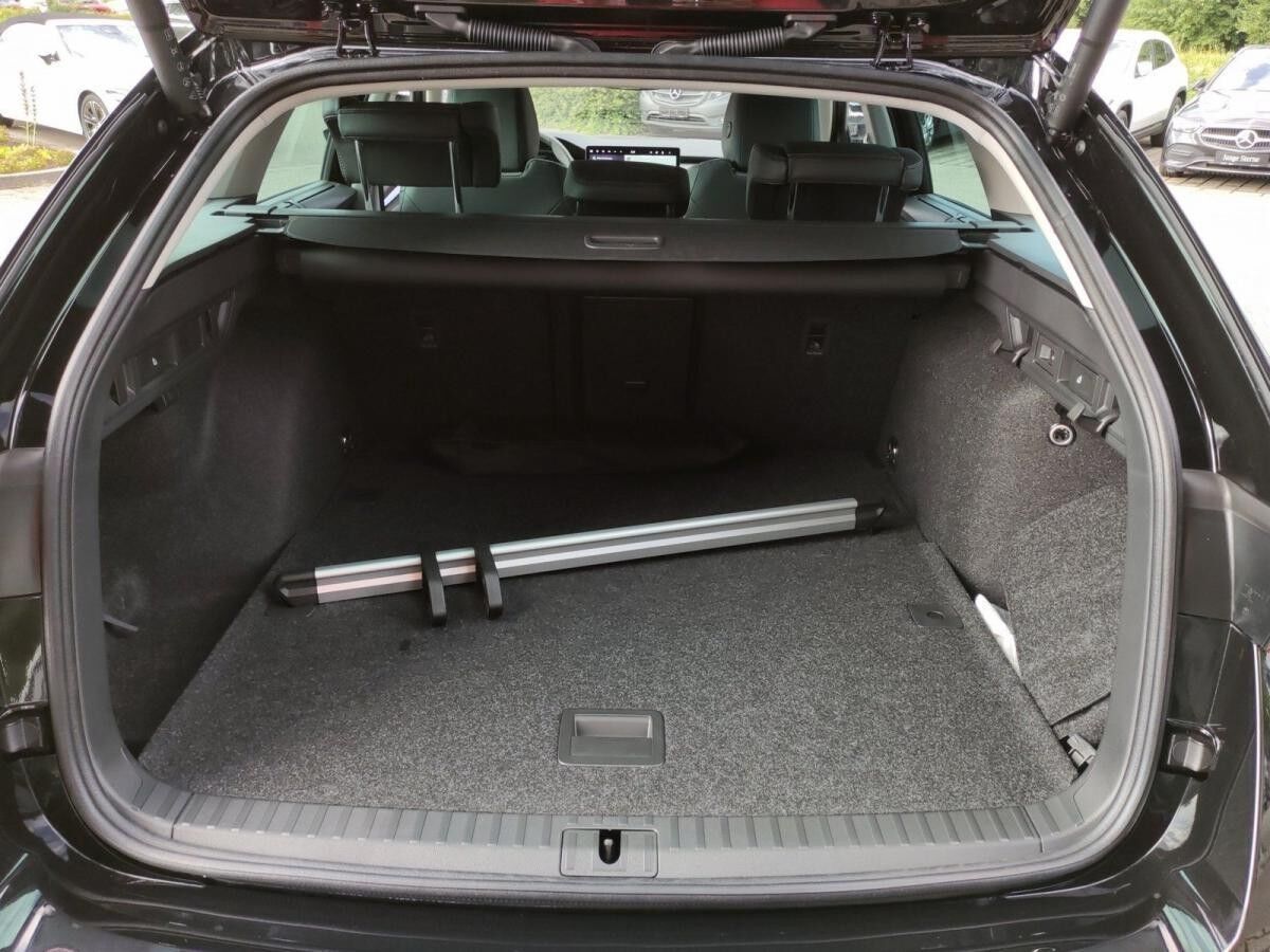 Skoda Octavia Combi Tour 2.0 TDI DSG AHK ACC RFK DAB