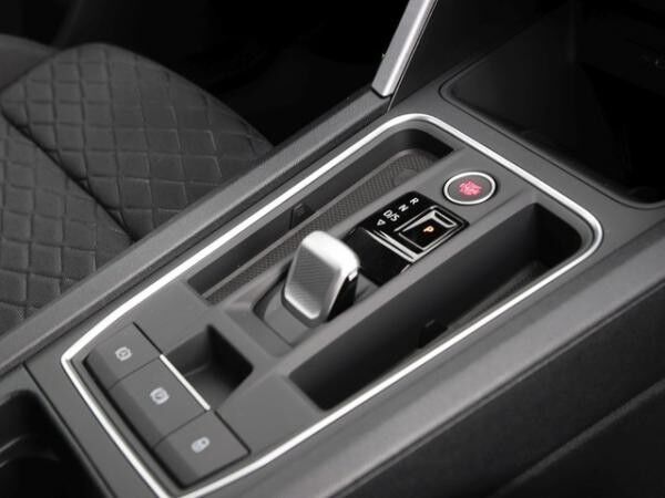 Seat Leon FR 1.5 eTSI / 7-Gang-DSG SLD