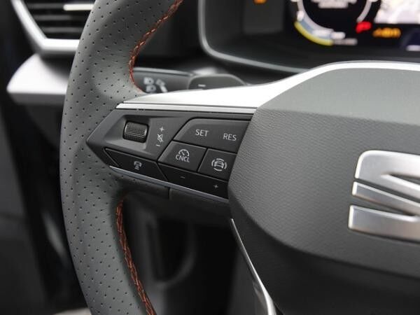 Seat Leon FR 1.5 eTSI / 7-Gang-DSG SLD