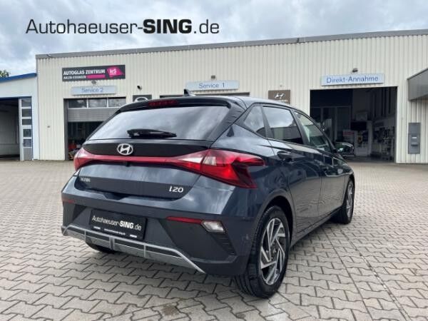 Hyundai i20 Kamera Induktion Navi Spurhalte SHZ AC/AA