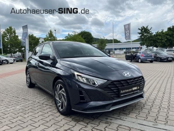 Hyundai i20 Kamera Induktion Navi Spurhalte SHZ AC/AA