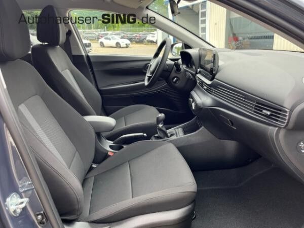 Hyundai i20 Kamera Induktion Navi Spurhalte SHZ AC/AA