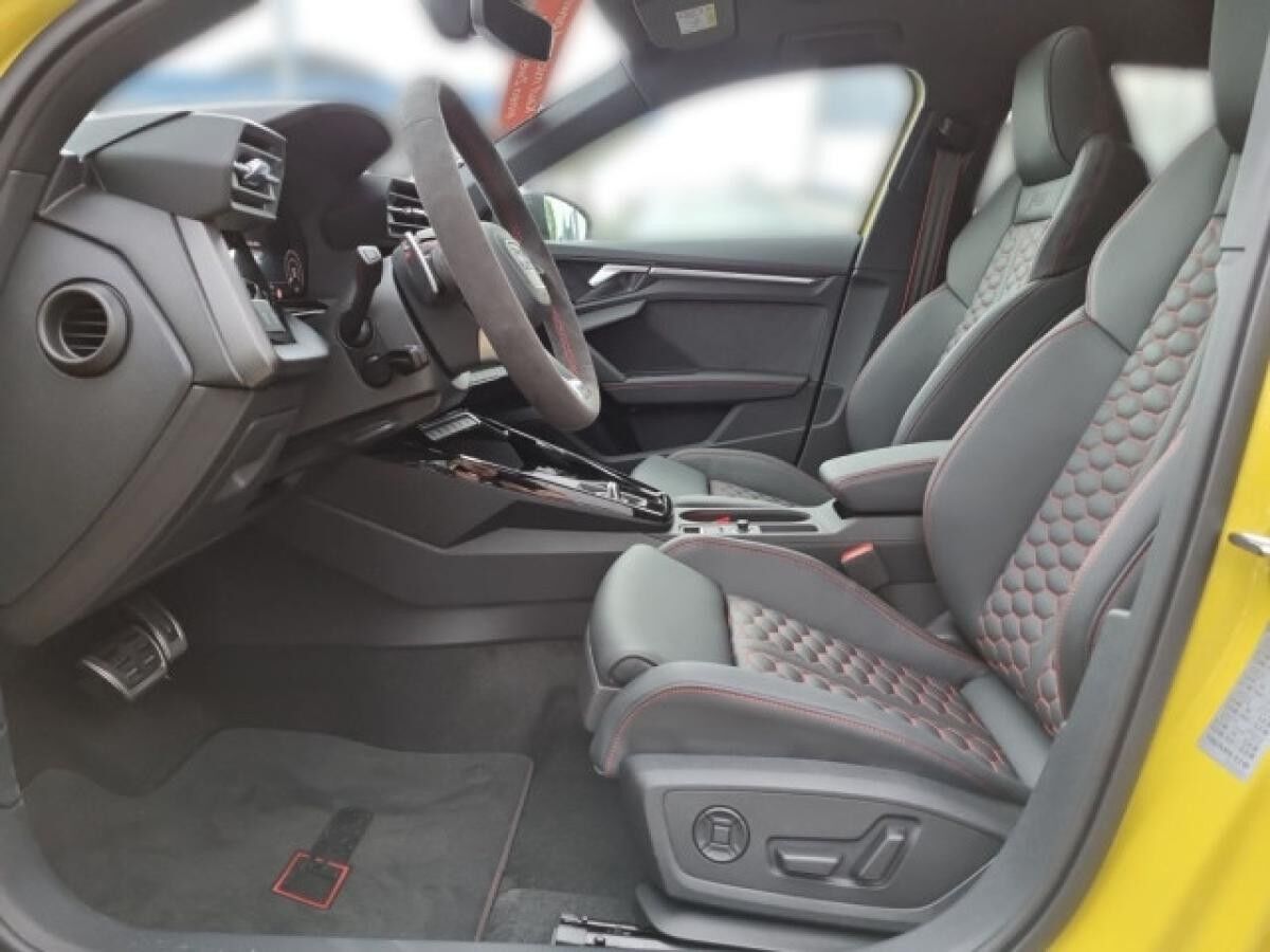 Audi RS3 Sportback - Panorama-Glasdach-  Bang & Olufsen Premium- Audi virtual cockpit plus