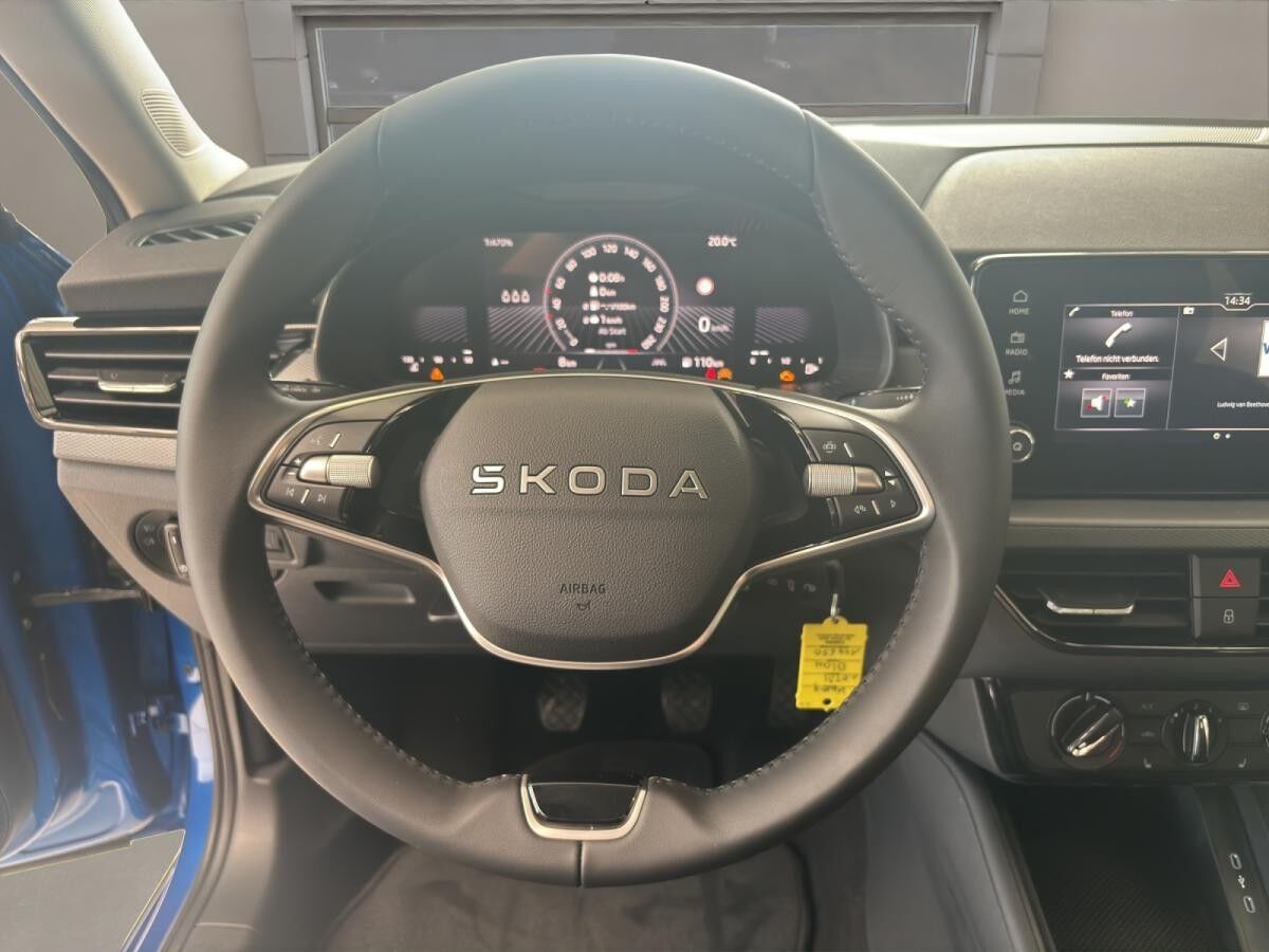 Skoda Kamiq Essence SOFORT VERFÜGBAR SHZ LED W-Paket PDC SpurH