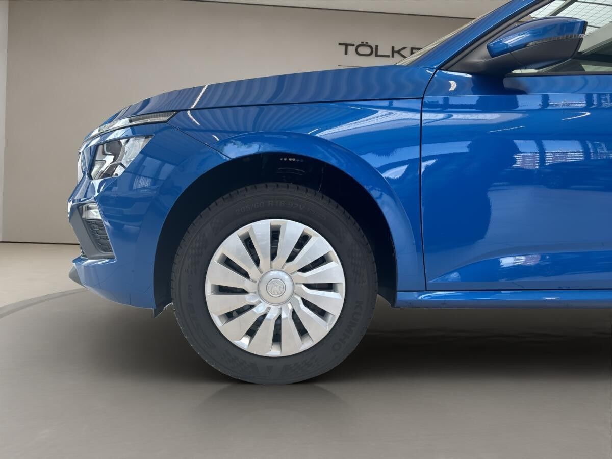 Skoda Kamiq Essence SOFORT VERFÜGBAR SHZ LED W-Paket PDC SpurH