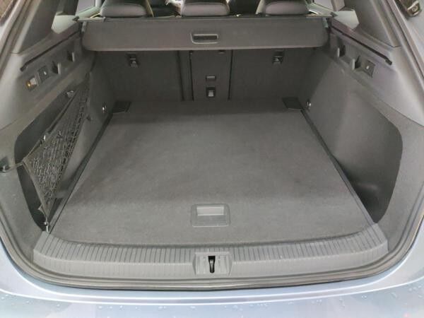 Volkswagen ID.7 Tourer Pro h/AHK/Matrix/Wärmepu/02.30Garantie