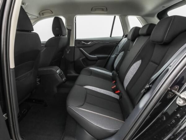 Skoda Kamiq Tour 1.0 TSI AHK Navi Kamera