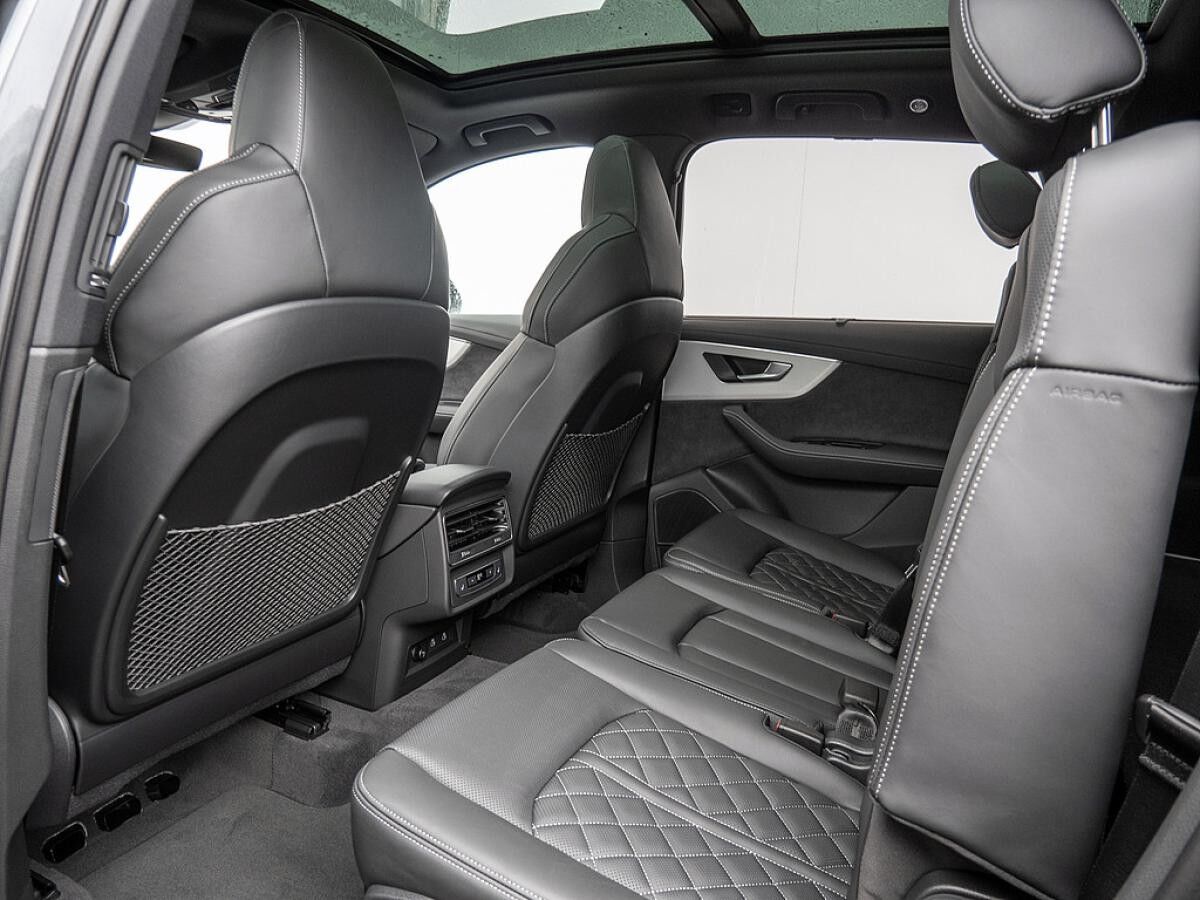 Audi Q7 SUV S line business TFSI e quattro