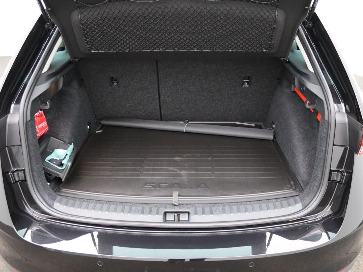 Skoda Scala Selection 1.0 TSI DSG / Matrix, ACC, RFK