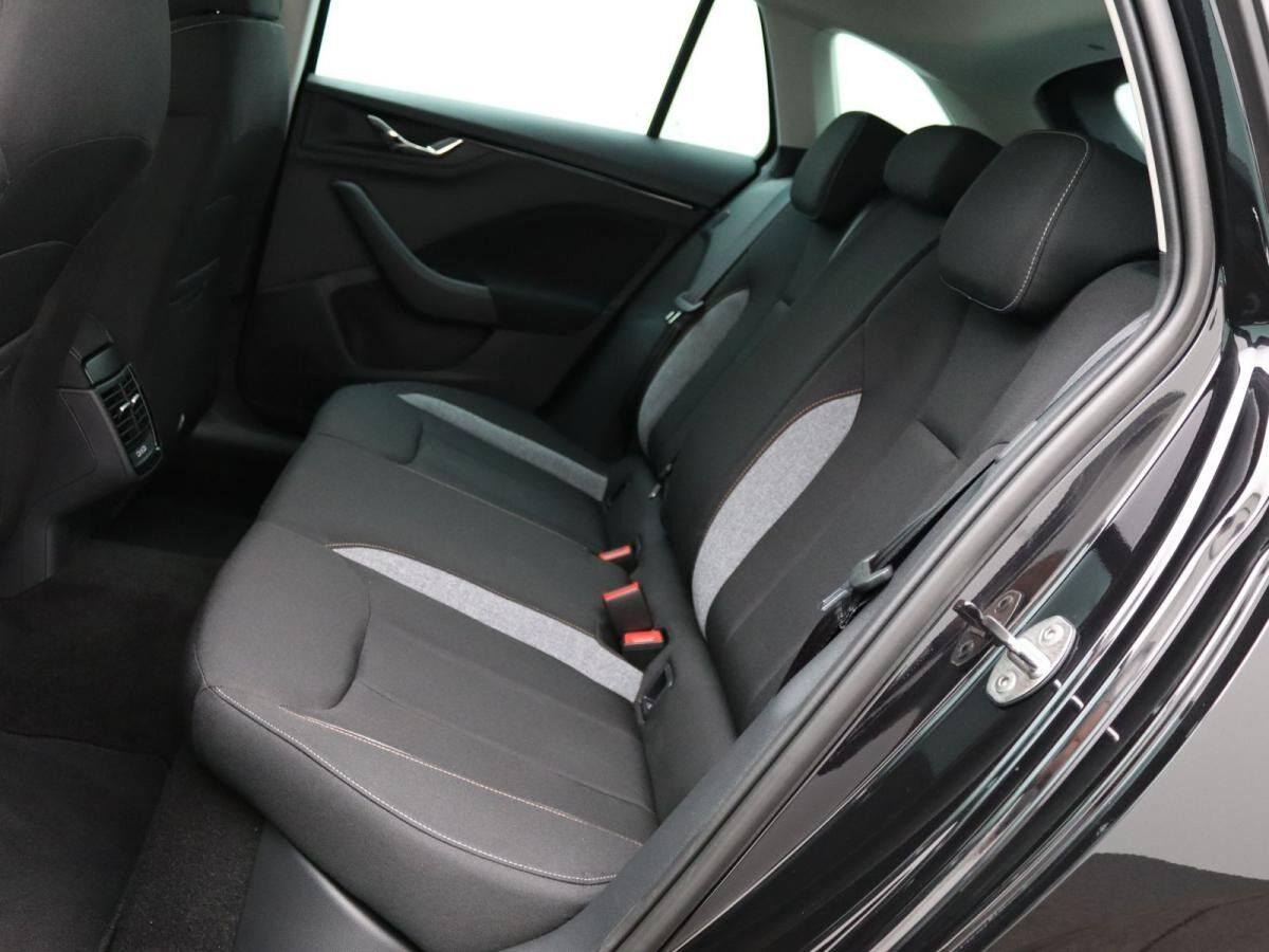 Skoda Scala Selection 1.0 TSI DSG / Matrix, ACC, RFK